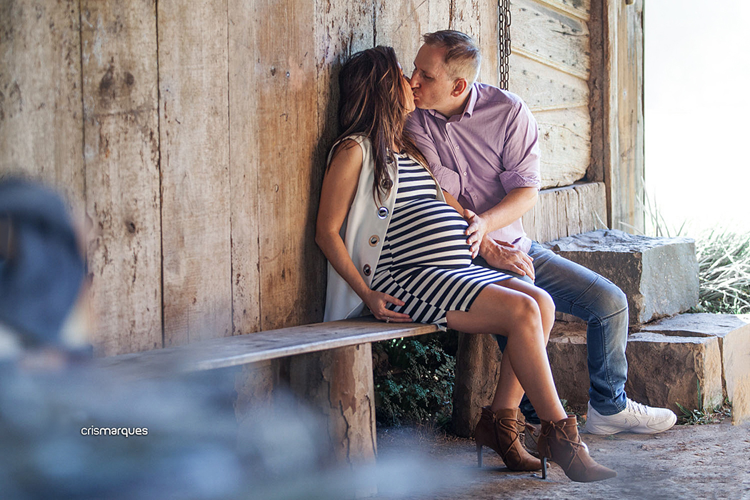 marido beijando gestante