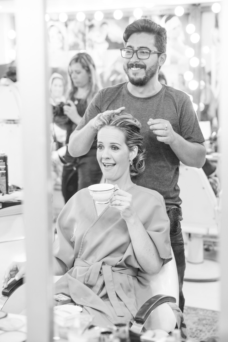 Noiva tomando café no making of