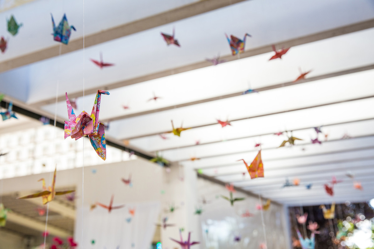 Decoração de Origamis feitos pelos noivos DIY