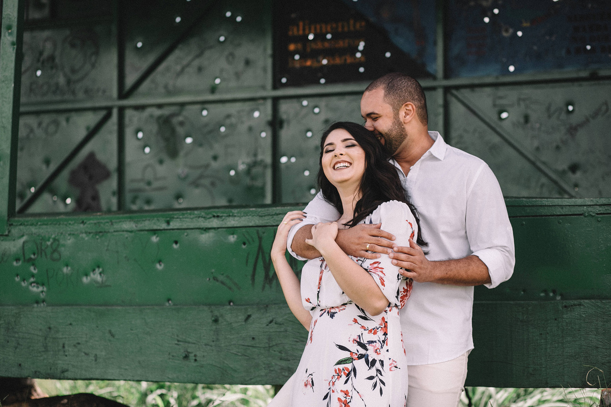 Ensaio romântico pre wedding Larissa e Bruno feito pela fotógrafa Déborah Luna no Vale do Paranã - GO