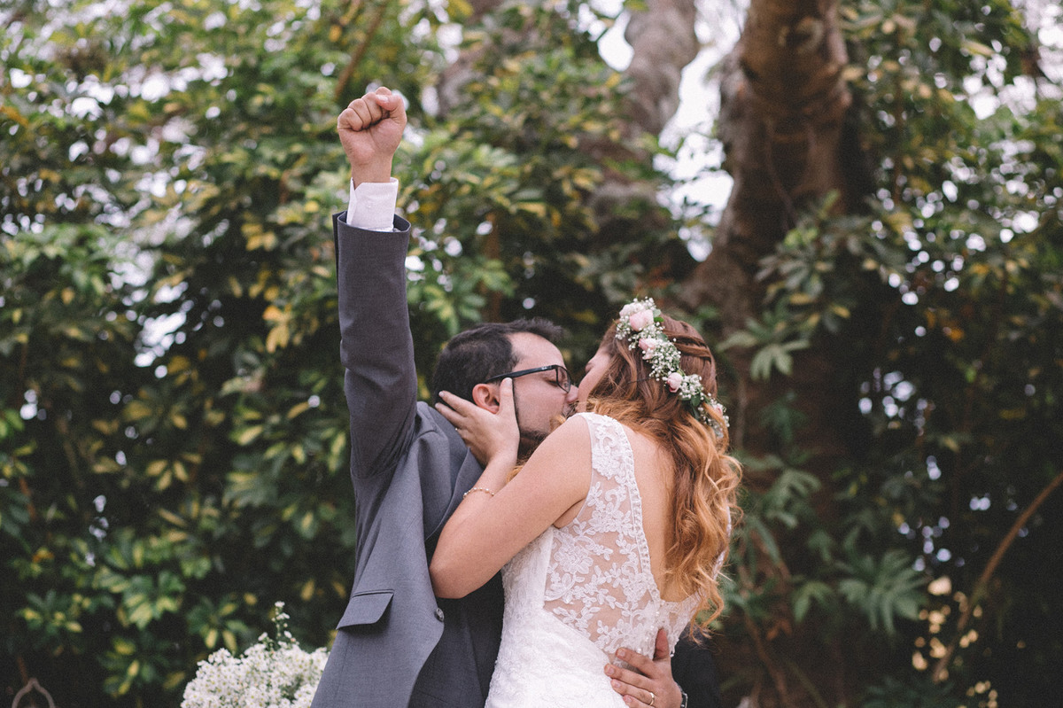 Casamento Aline e Gabriel Brasília - DF Beijo dos noivos