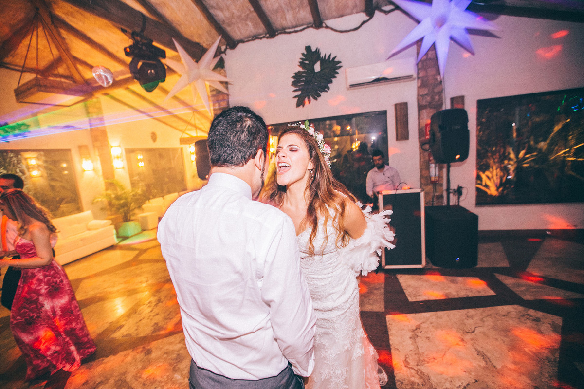 Casamento Aline e Gabriel Brasília - DF Noivos dançando na recepção