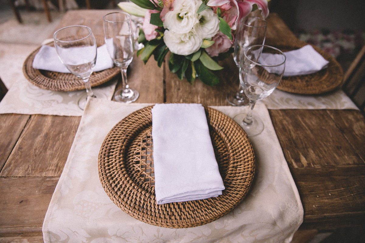 Casamento Aline e Gabriel Brasília - DF Decoração vintage de casamento de dia ao ar livre