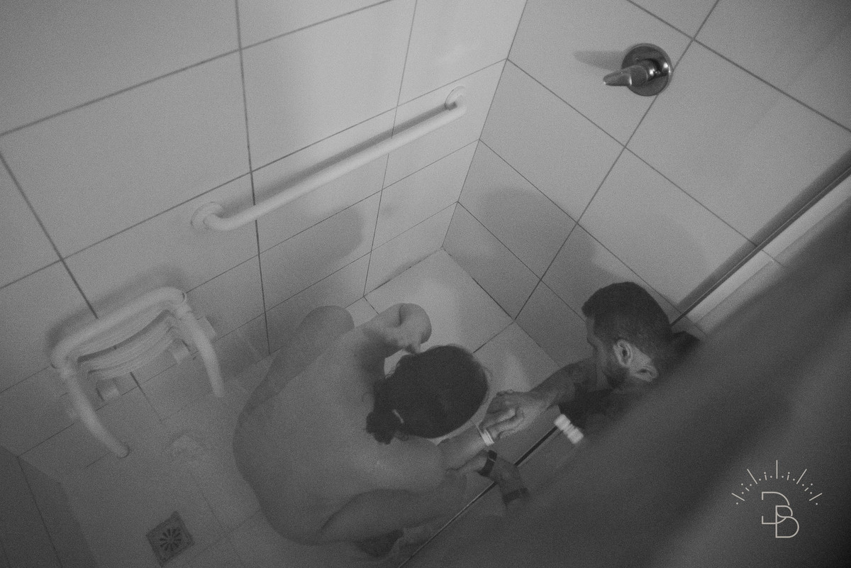 Mamae com contracoes durante o parto Nascimento do Arthur