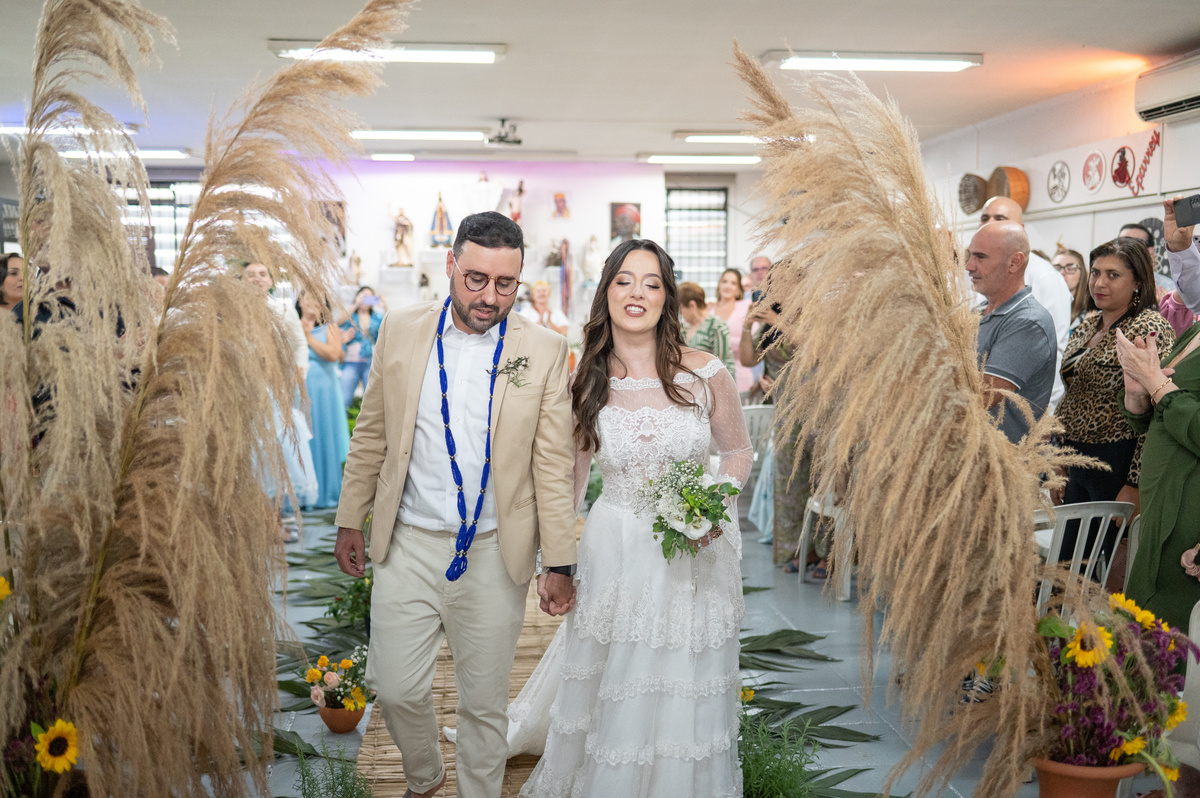 saida noivos Casamento Umbanda 