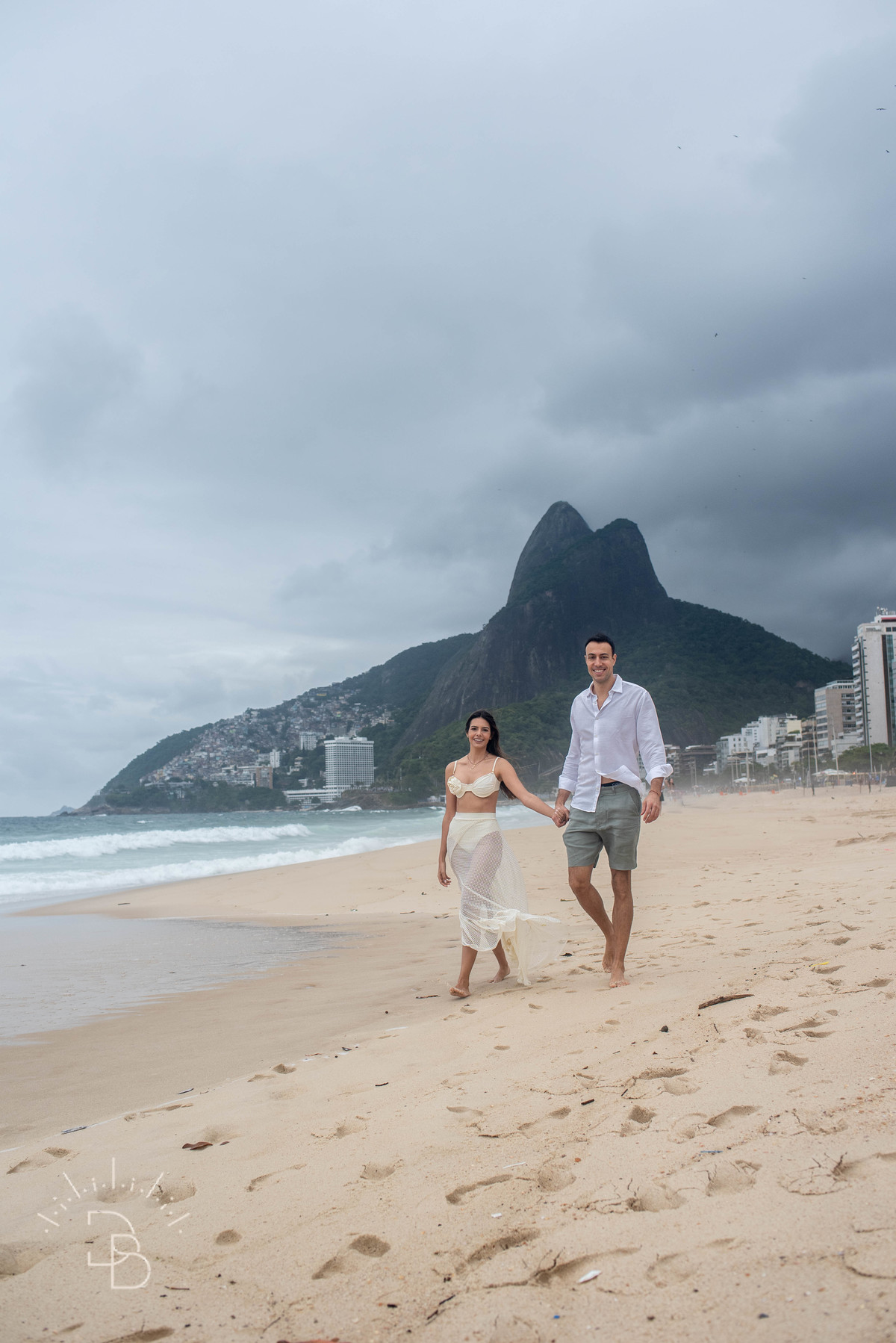 ensaio pre casamento na praia leblon nublado