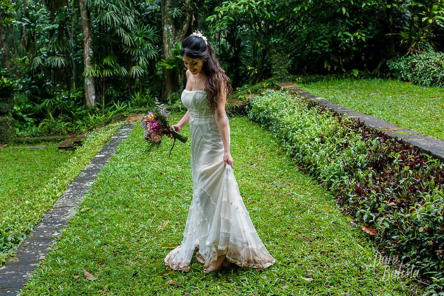 noiva gravida com bouquet desconstruido no casamento no restaurante os esquilos