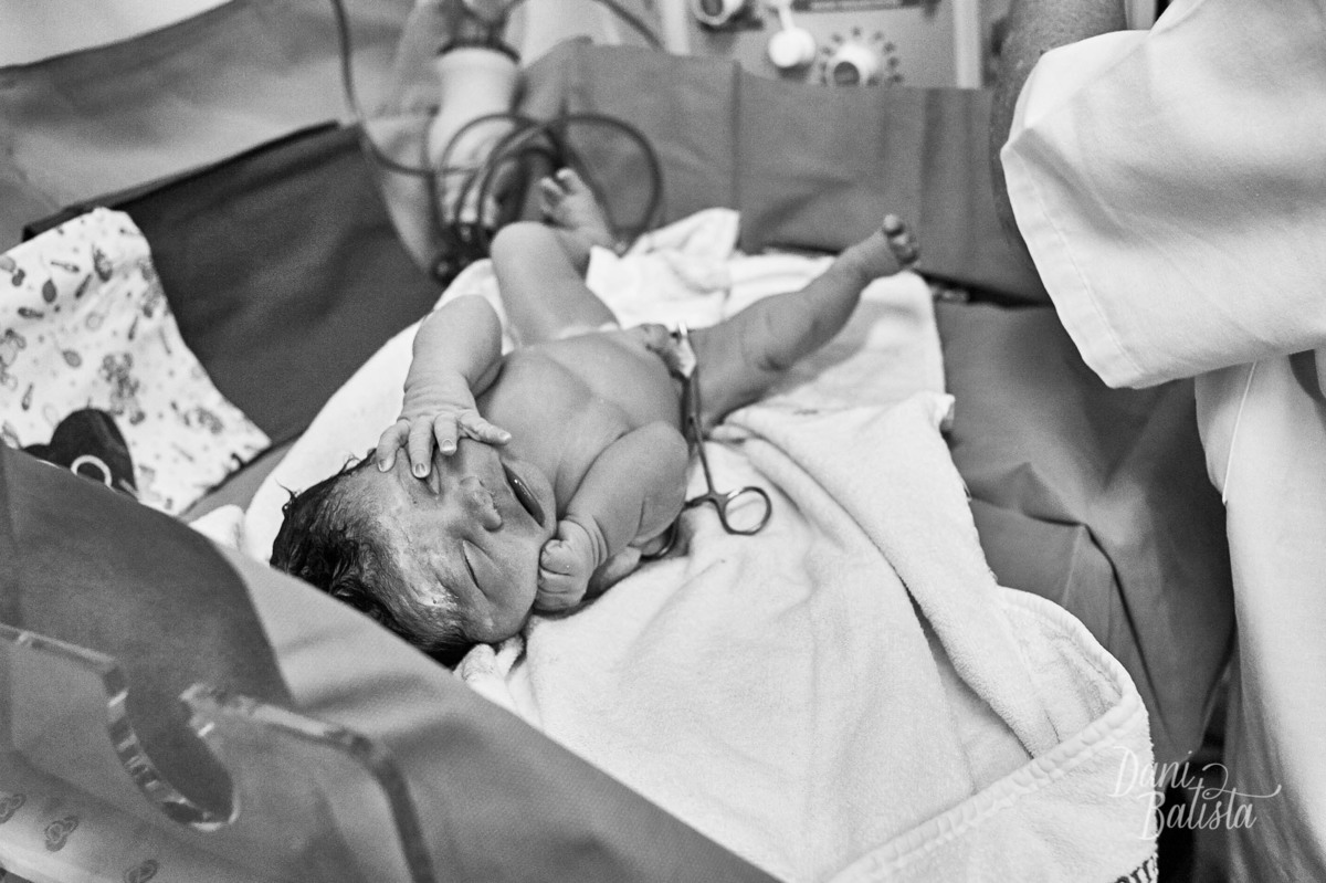 bebê recém-nascido chorando perinatal laranjeiras