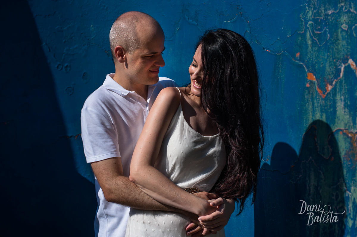 casal apaixonado durante ensaio de fotos no aterro do flamengo