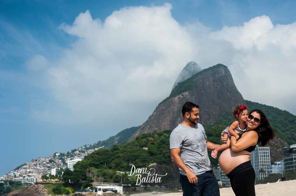 ensaio de fotos de gestante na praia do leblon rio de janeiro