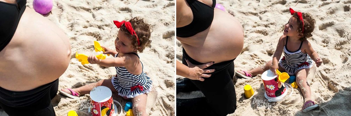 filha brincando com a barriga da mae durante ensaio fotografico de gestante na praia leblon