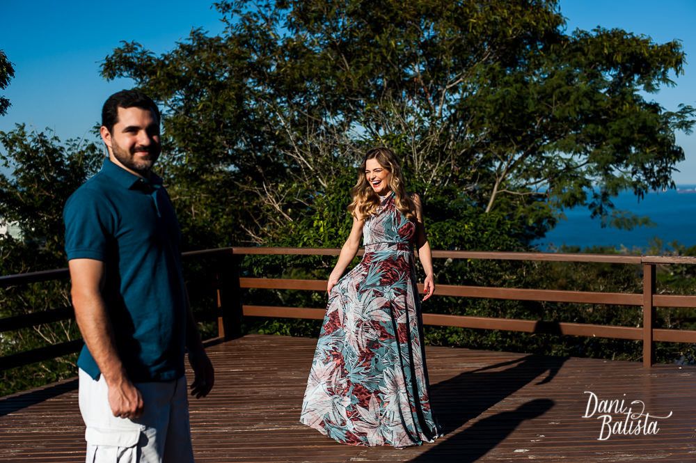 gestante dançando durante ensaio no parque do leblon rj