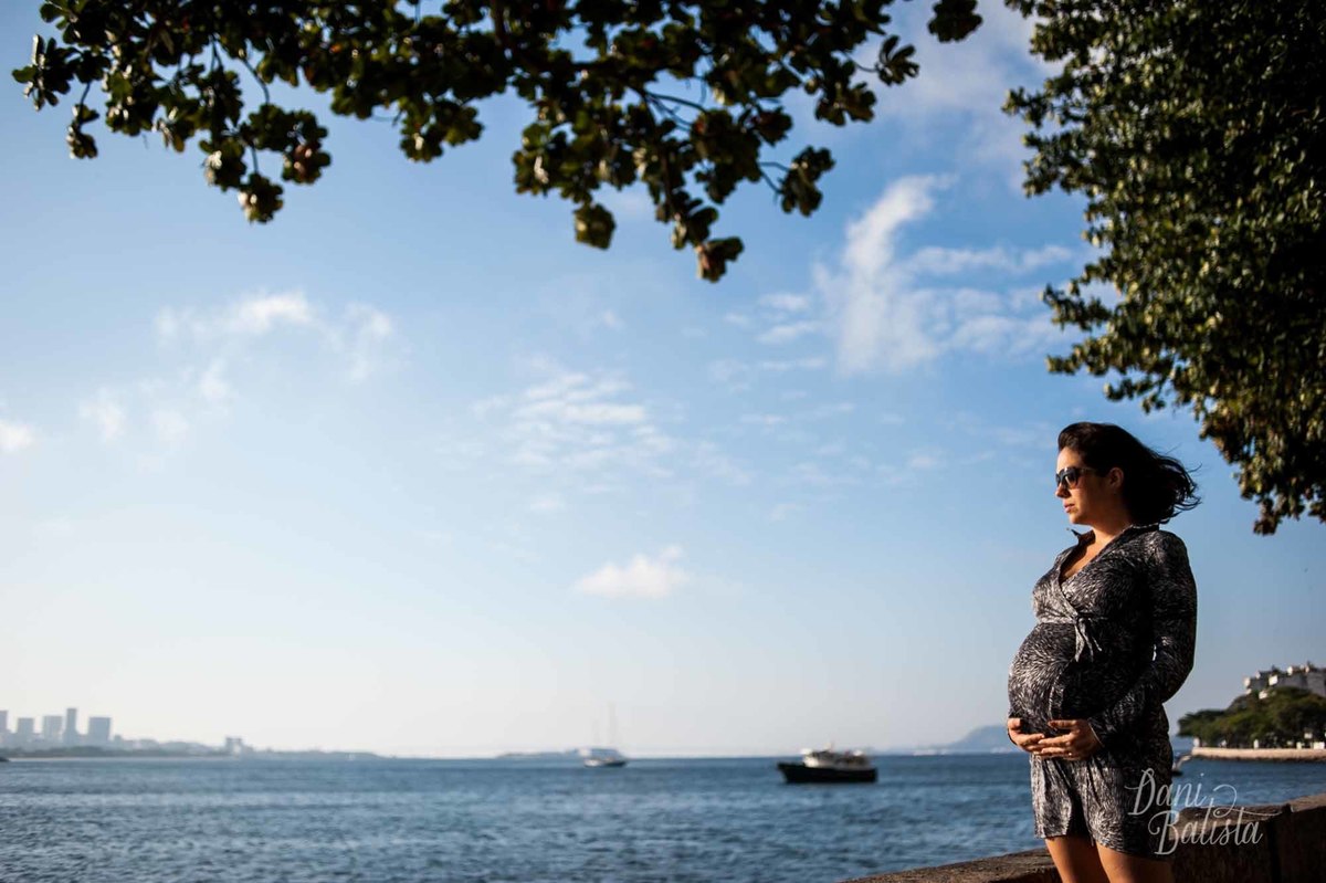 gestante de vestido em ensaio fotografico de gestante na urca