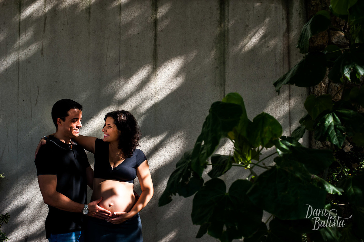 ensaio fotografico de gestante no por-do-sol em niterói