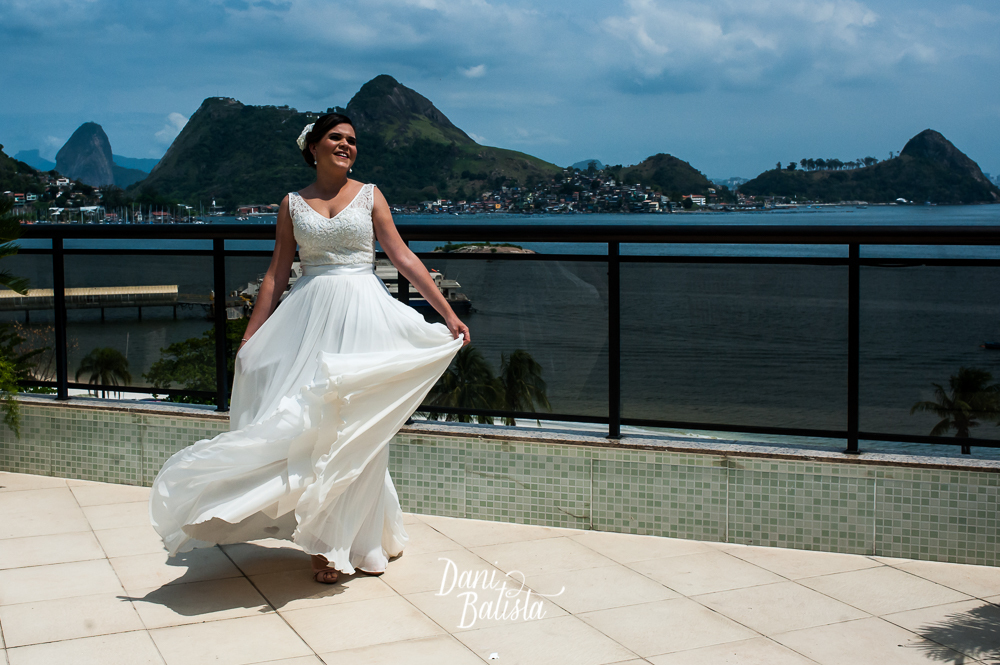 retrato da noiva dancando ao ar livre casamento de dia niteroi