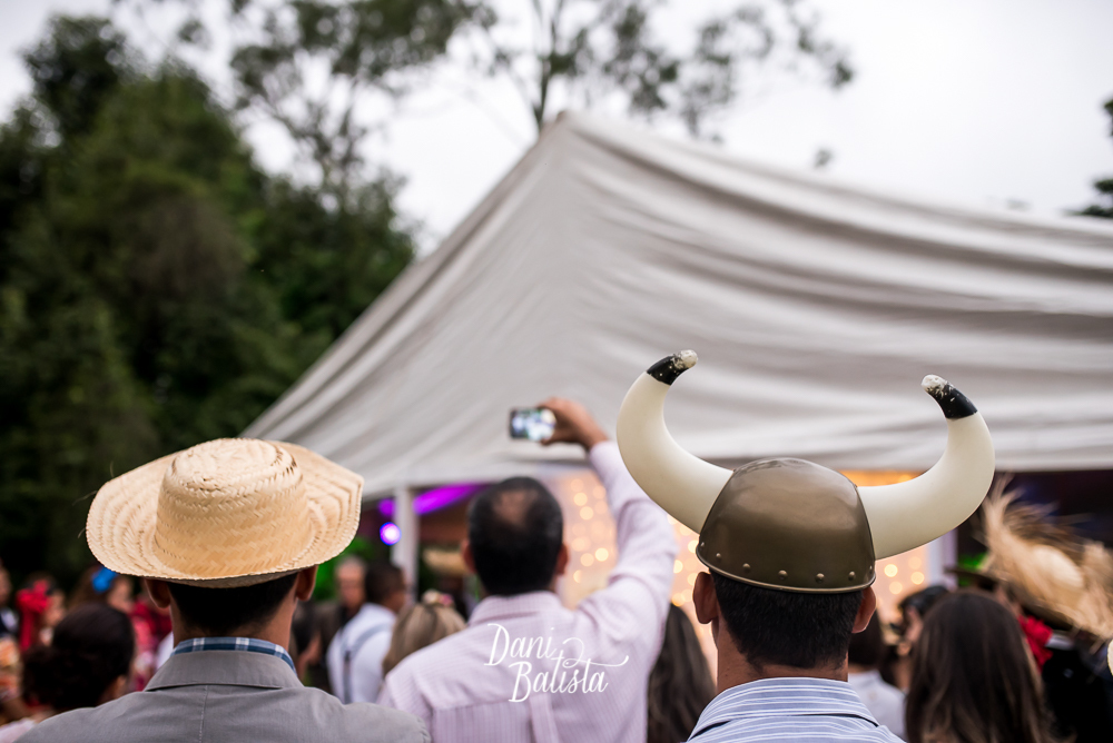 casamento junino ao ar livre de dia