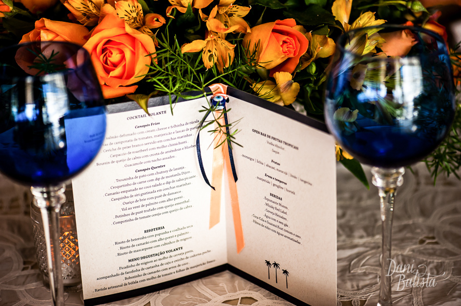 detalhe menu laranja e azul destination wedding buzios praia da tartaruga