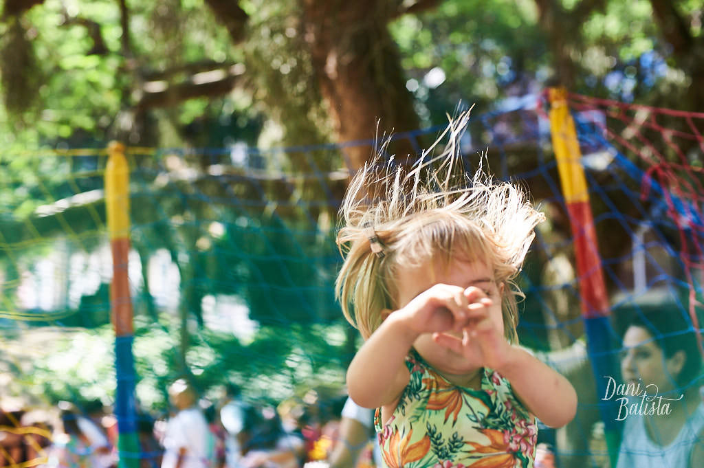 criança no pula-pula durante Ensaio Fotografico de Familia no Rio de Janeiro
