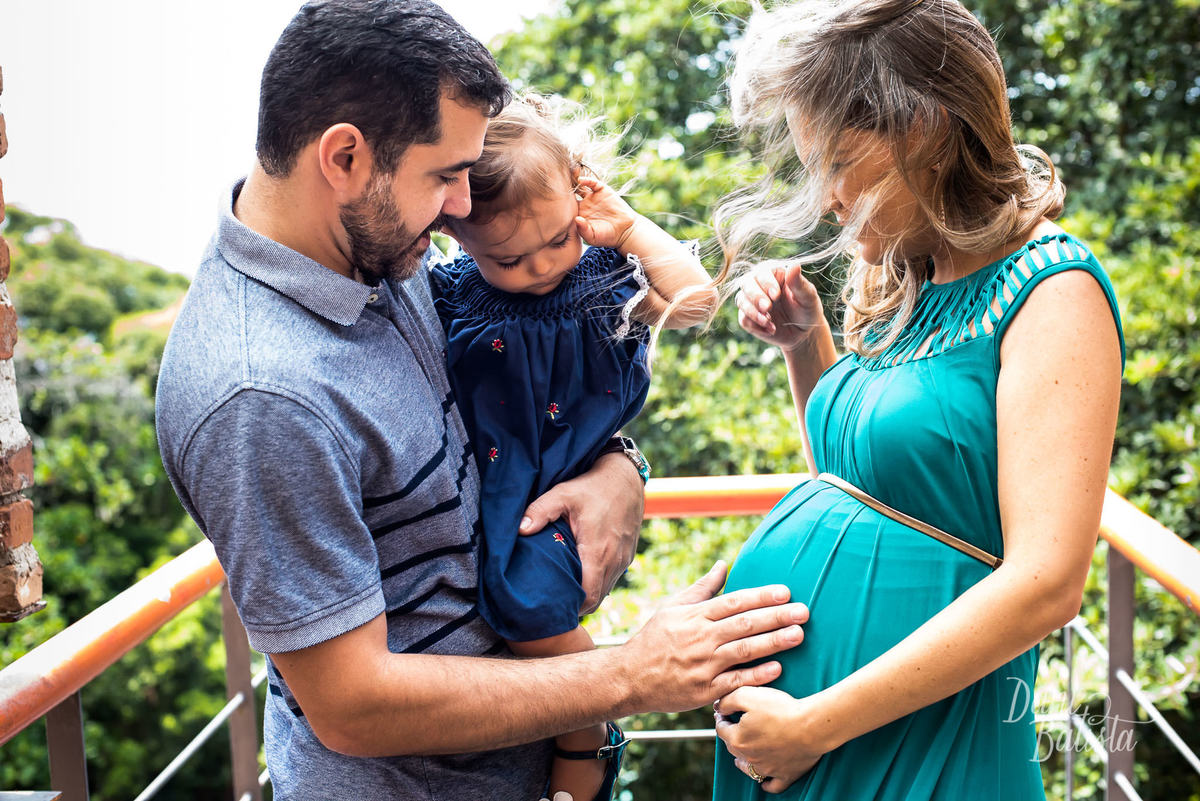 carinho na barriga ensaio de gestante parque das ruinas rio de janeiro