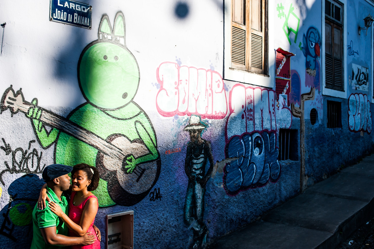 ensaio de fotos de casal sambista na pedra do sal