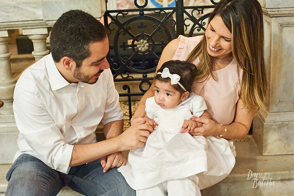 pais e filha fotografia batizado basilica santa teresinha tijuca