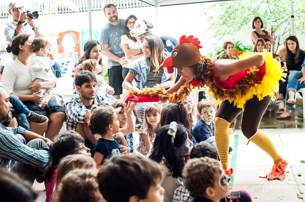 apresentacao teatrinho infantil aniversario saltimbancos