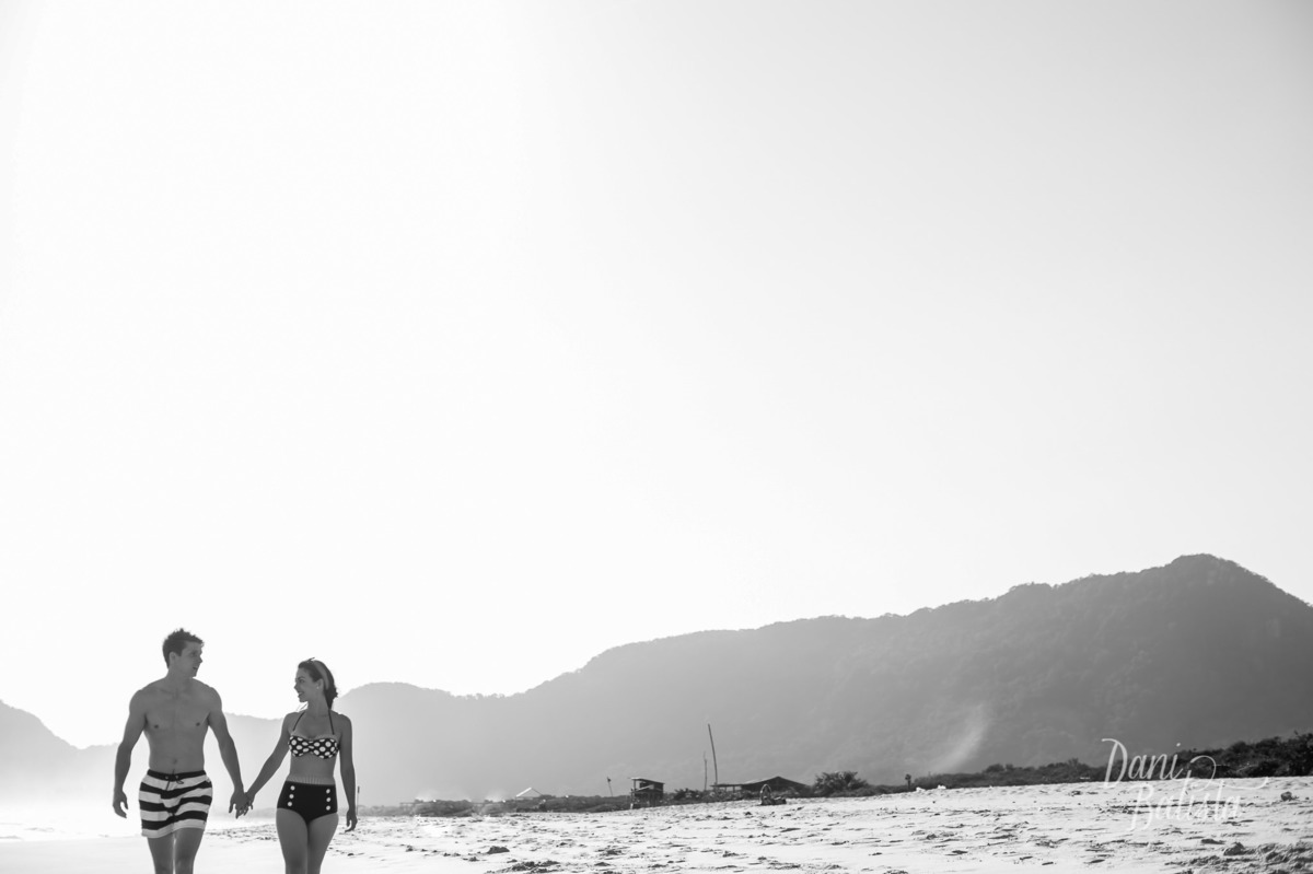 ensaio pre casamento vintage praia do grumari rio de janeiro