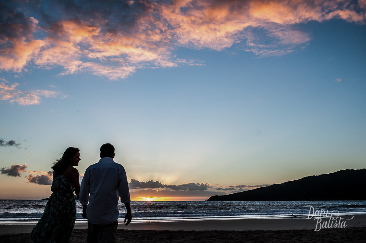 ensaio fotografico no amanhecer casal praia dos ingleses florianopolis