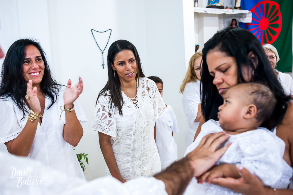 mediuns durante Batizado na Umbanda casa pai joaquin rio de janeiro