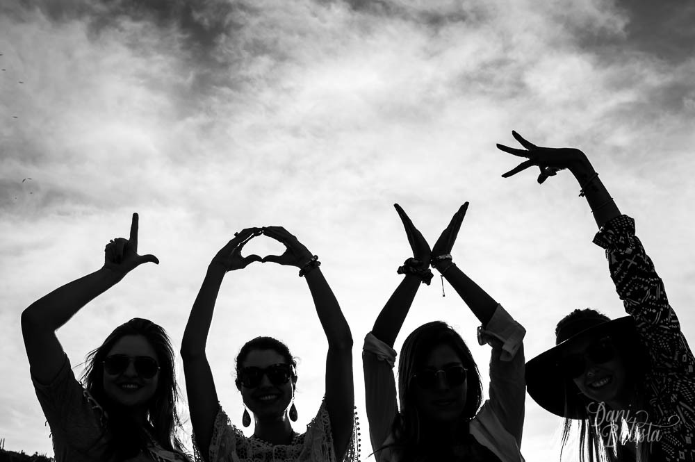 silhueta LOVE despedida de Solteira na praia brava