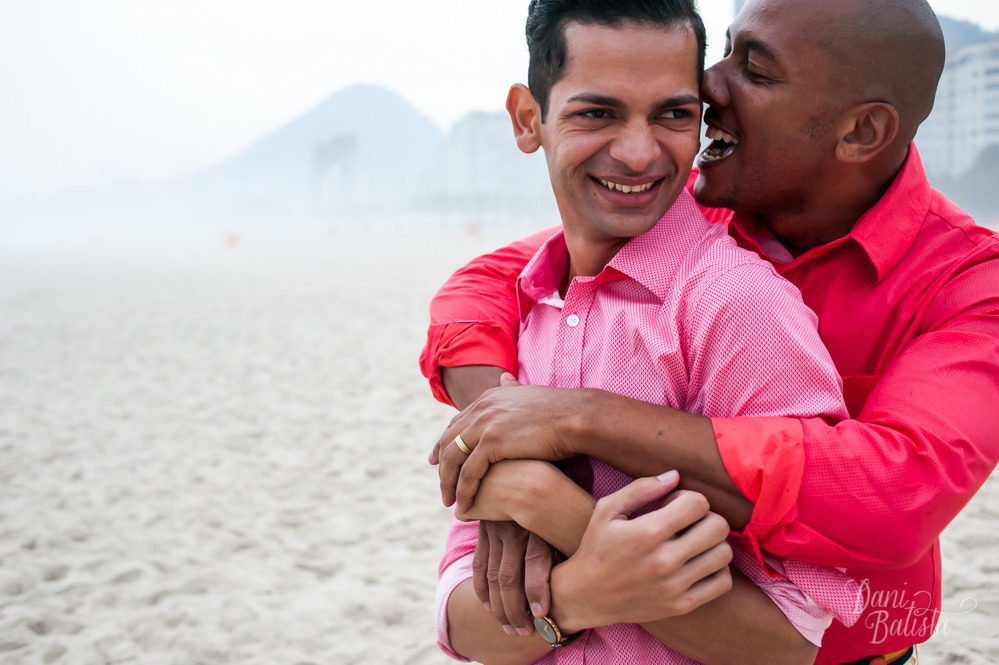 casamento intimista homoafetivo na praia leme rj