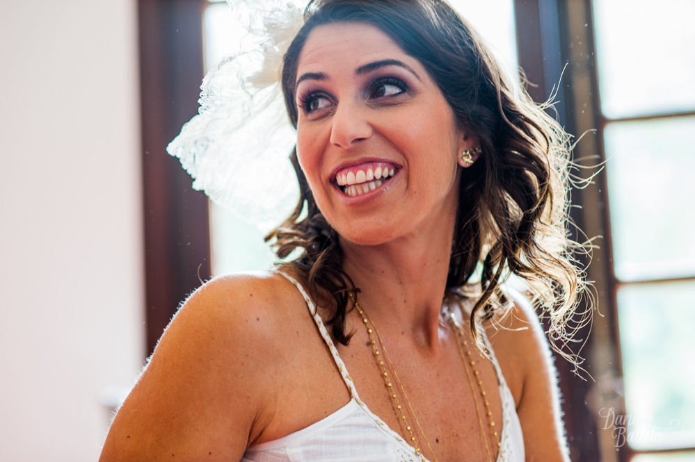 noiva autentica de fascinator casamento em casa