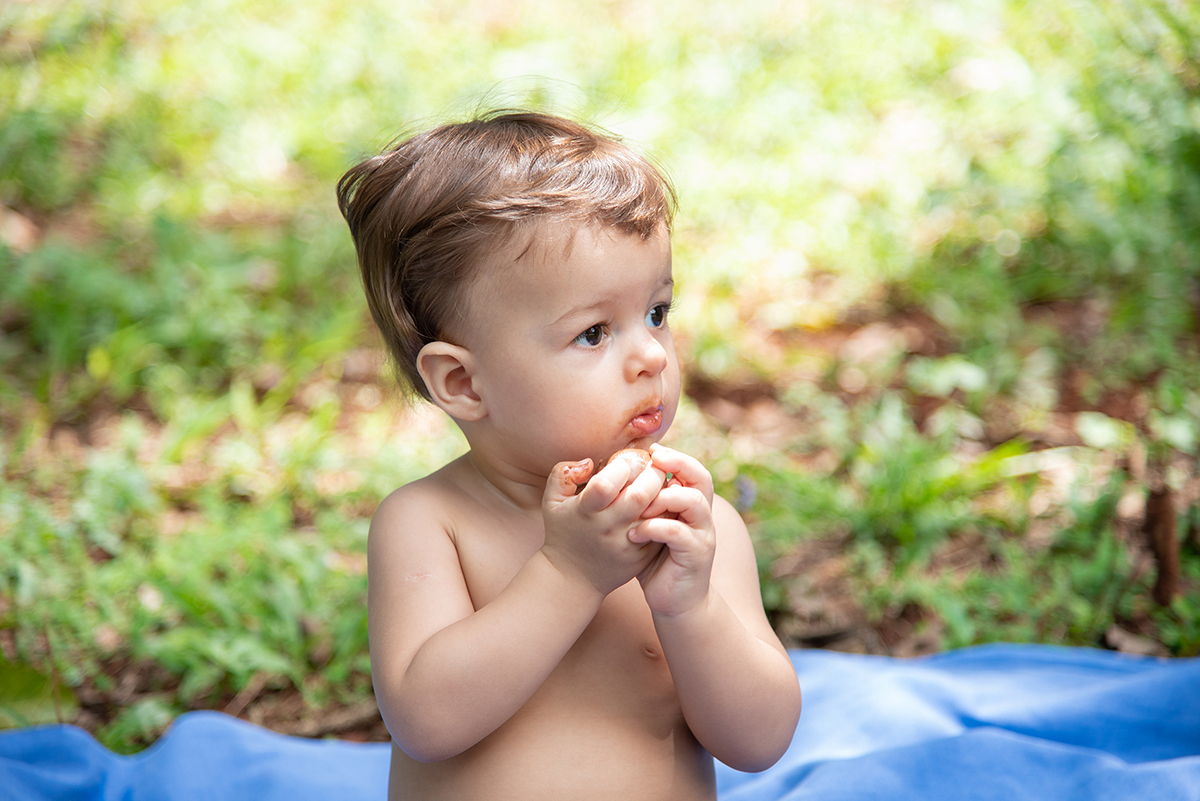ensaio infantil com chocolate