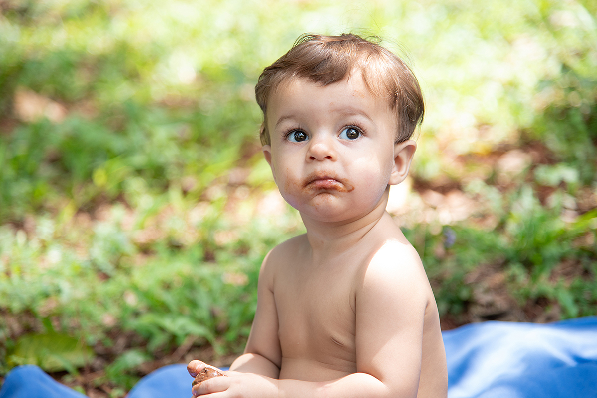 ensaio infantil com chocolate