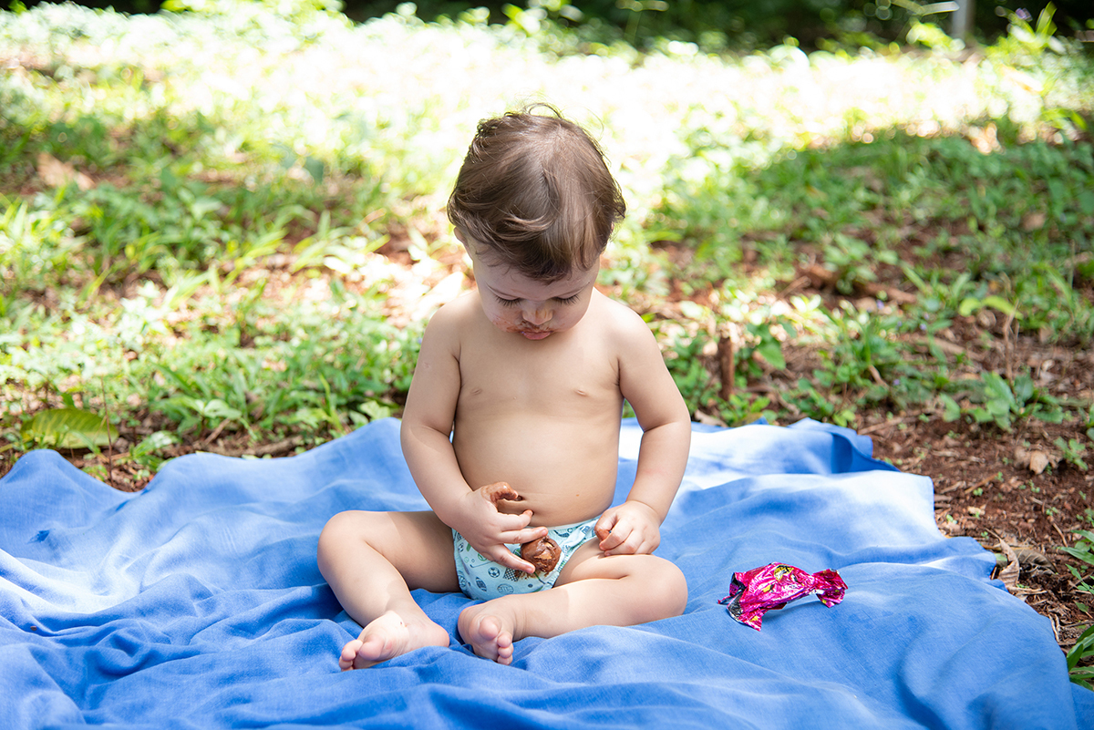ensaio infantil com chocolate