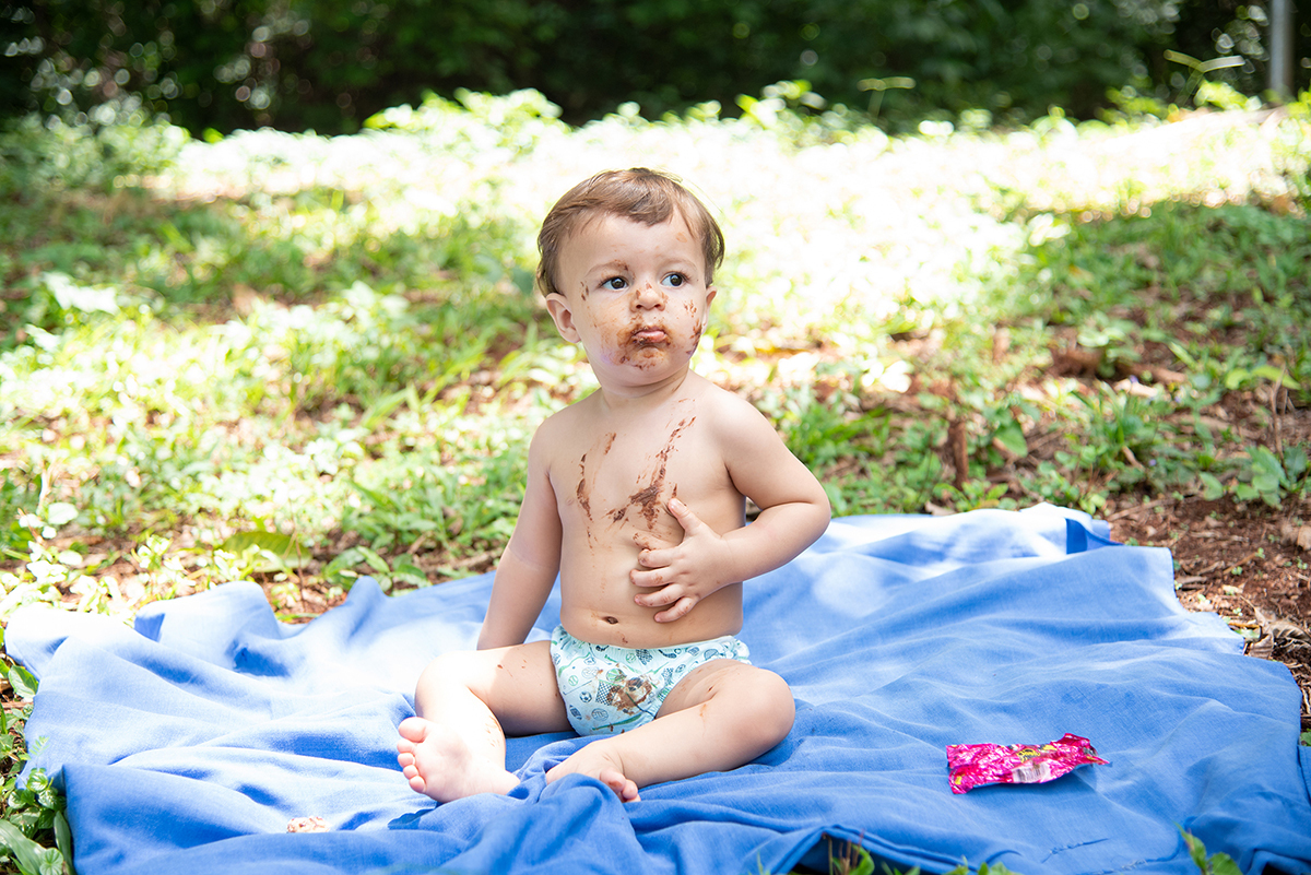 ensaio infantil com chocolate