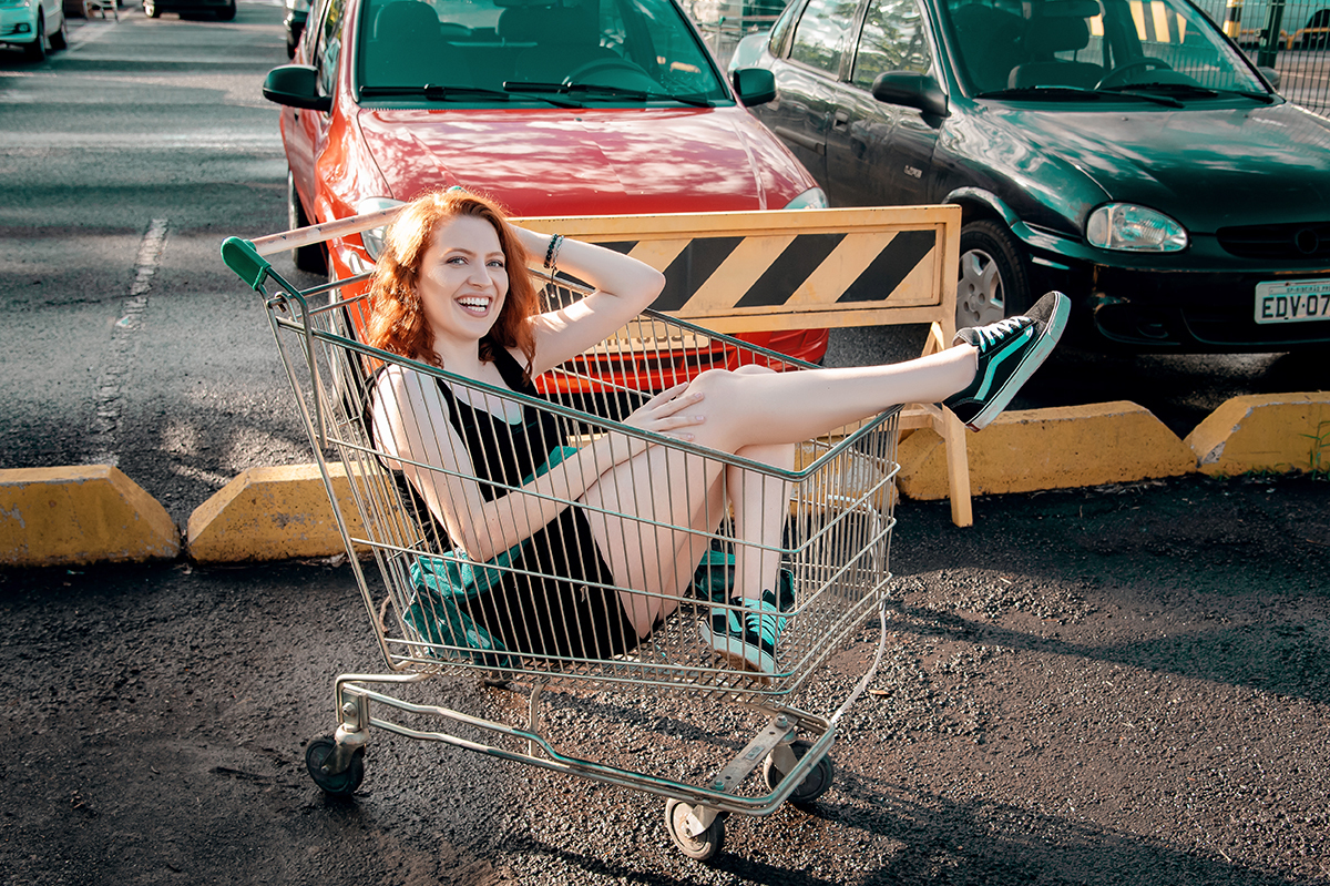 ensaio no carrinho de super mercado