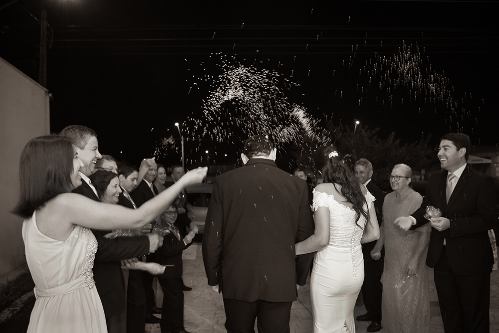 chuva de arroz nos noivos