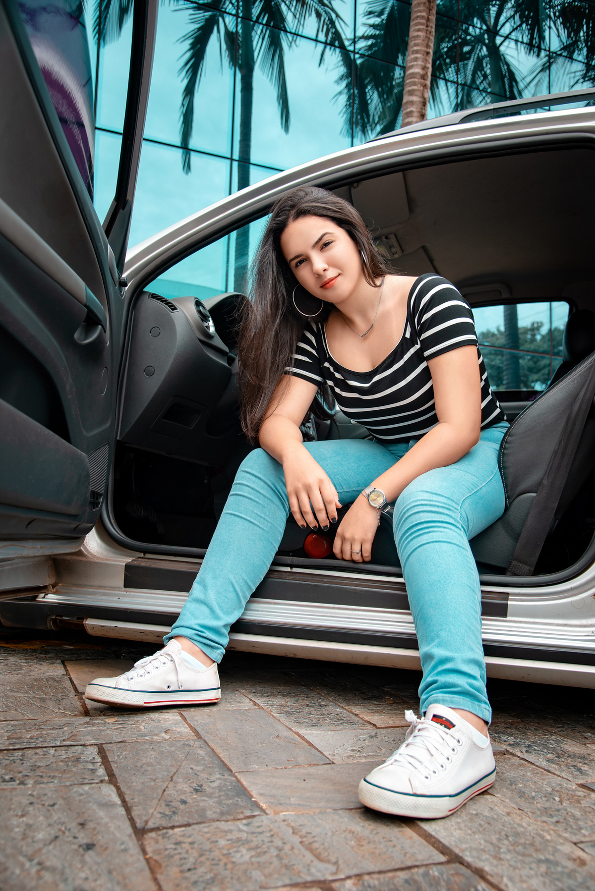 ensaio feminino com carro rebaixado