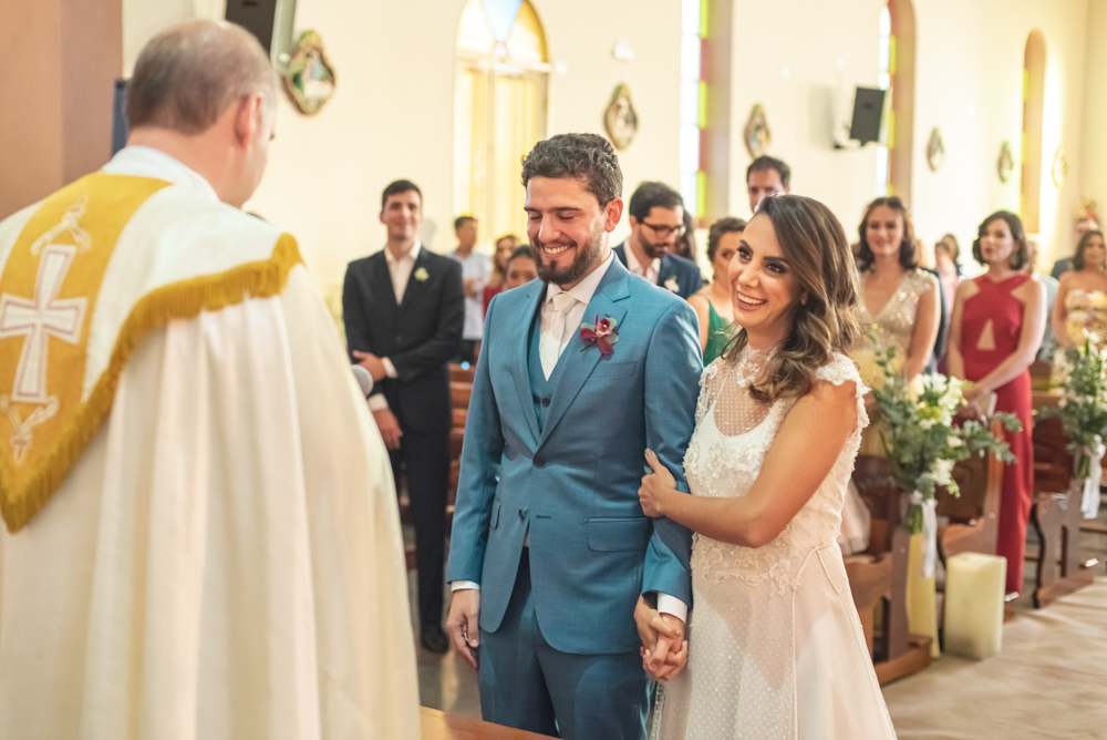 casal durante cerimonia de casamento