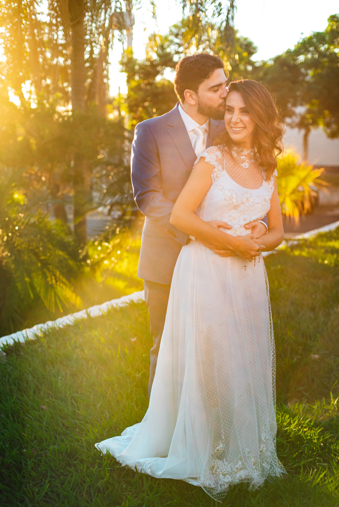 ensaio de casal após cerimônia de casamento