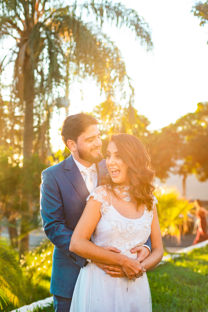 ensaio de casal após cerimônia de casamento