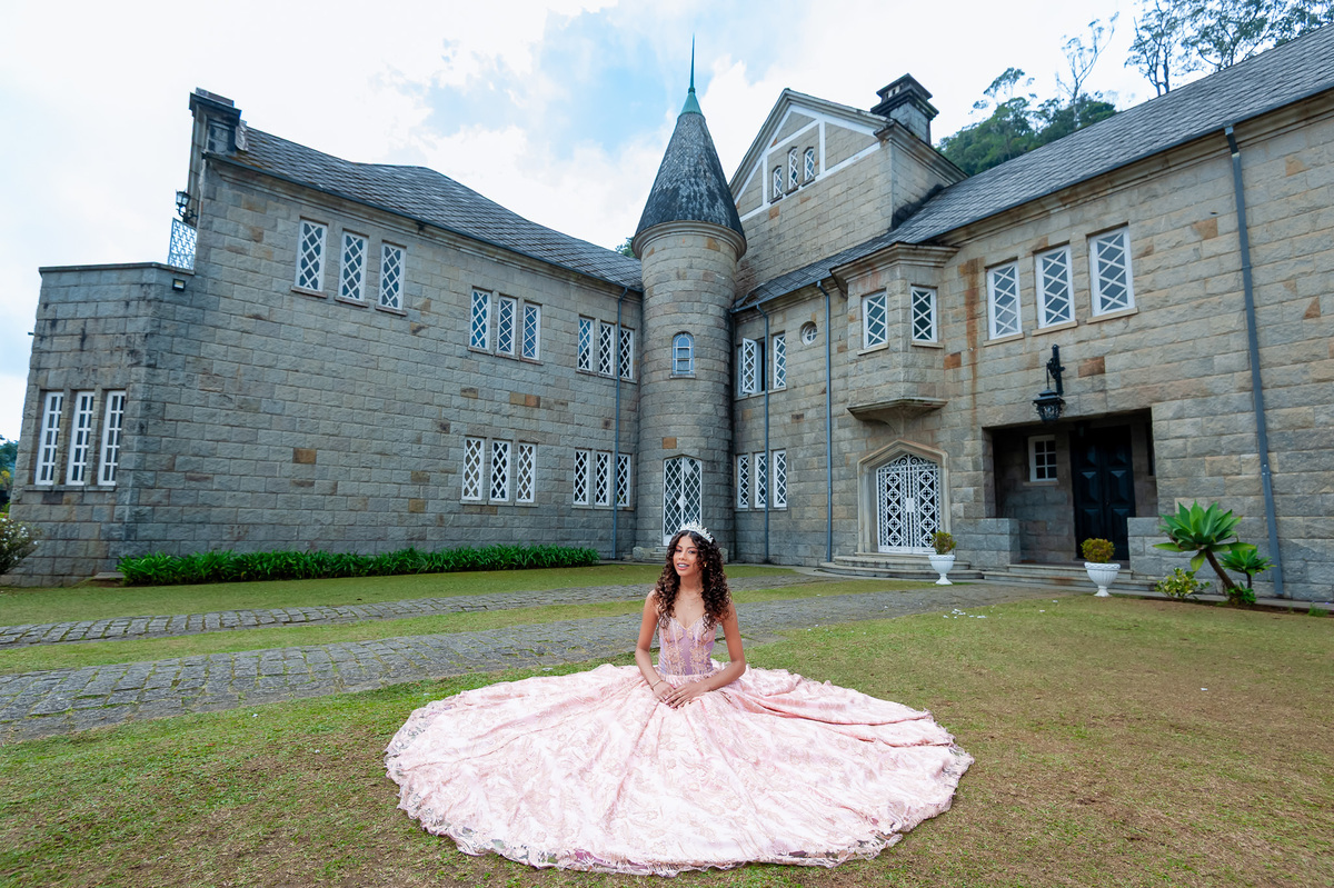 Ensaio da debutante Isabely
Local: Castelo Country Clube - Petrópolis
Fotógrafo Wallace Nunes - Rio de Janeiro Zona Oeste

Guaratiba