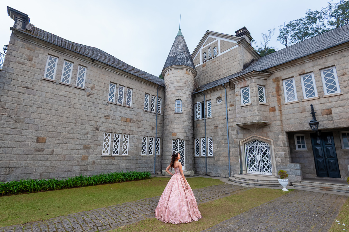 Ensaio da debutante Isabely
Local: Castelo Country Clube - Petrópolis
Fotógrafo Wallace Nunes - Rio de Janeiro Zona Oeste

Guaratiba