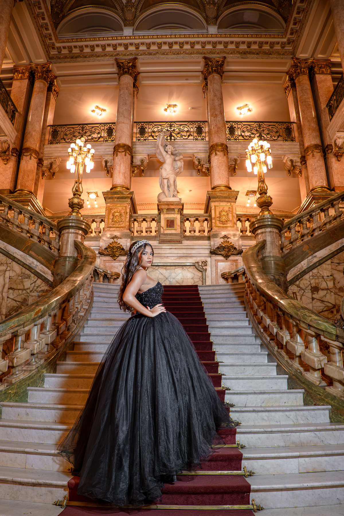 Ensaio da debutante Olívia

Local: Theatro Municipal - Rio de janeiro

Fotógrafo Wallace Nunes - Rio de Janeiro Zona Oeste

Guaratiba