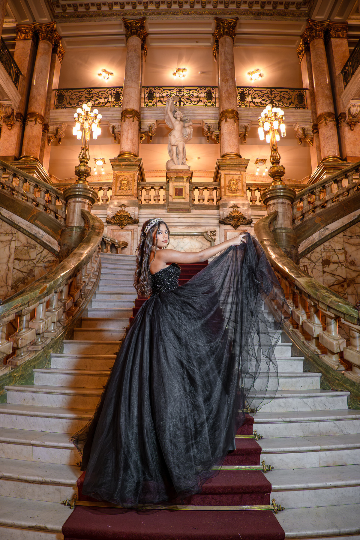 Ensaio da debutante Olívia

Local: Theatro Municipal - Rio de janeiro

Fotógrafo Wallace Nunes - Rio de Janeiro Zona Oeste

Guaratiba