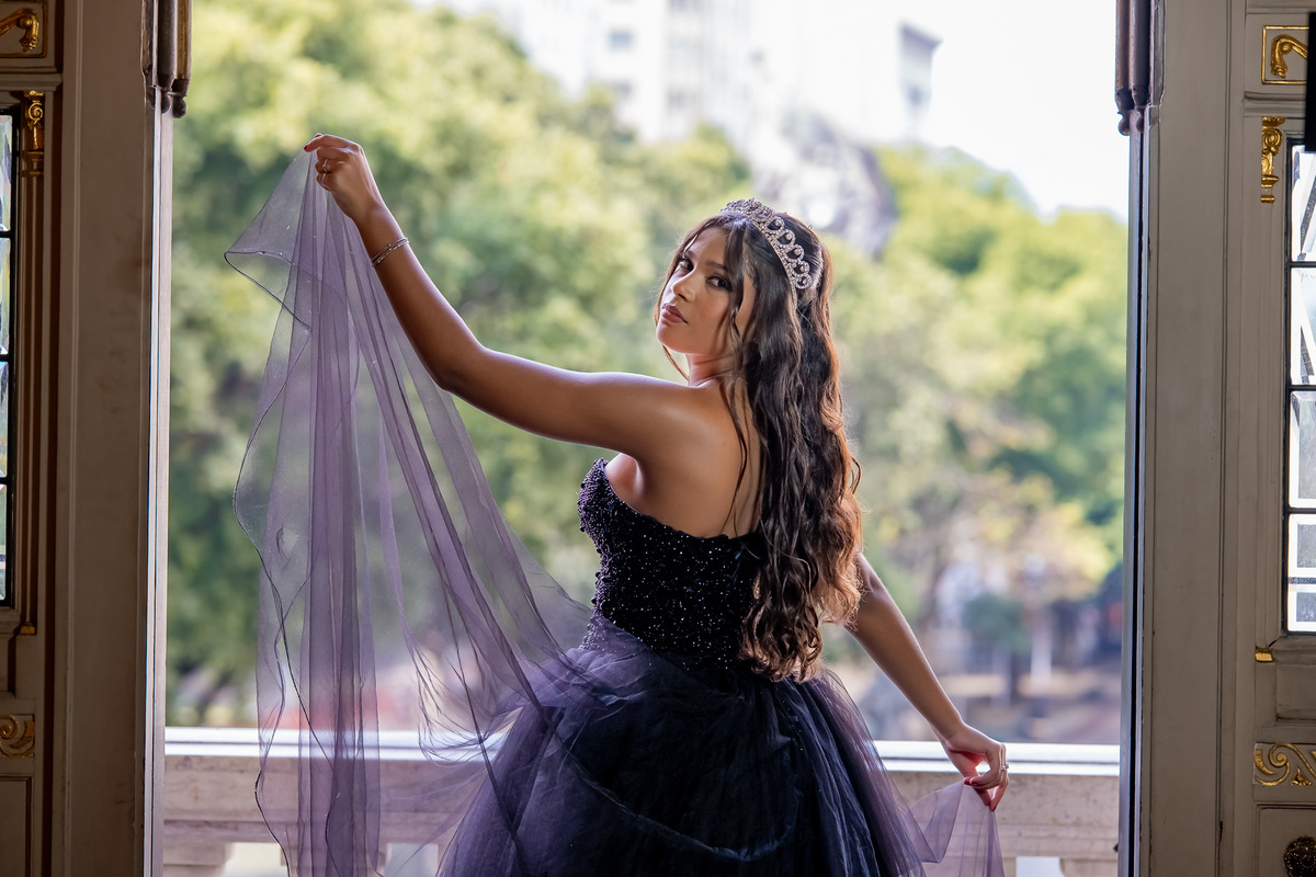 Ensaio da debutante Olívia

Local: Theatro Municipal - Rio de janeiro

Fotógrafo Wallace Nunes - Rio de Janeiro Zona Oeste

Guaratiba