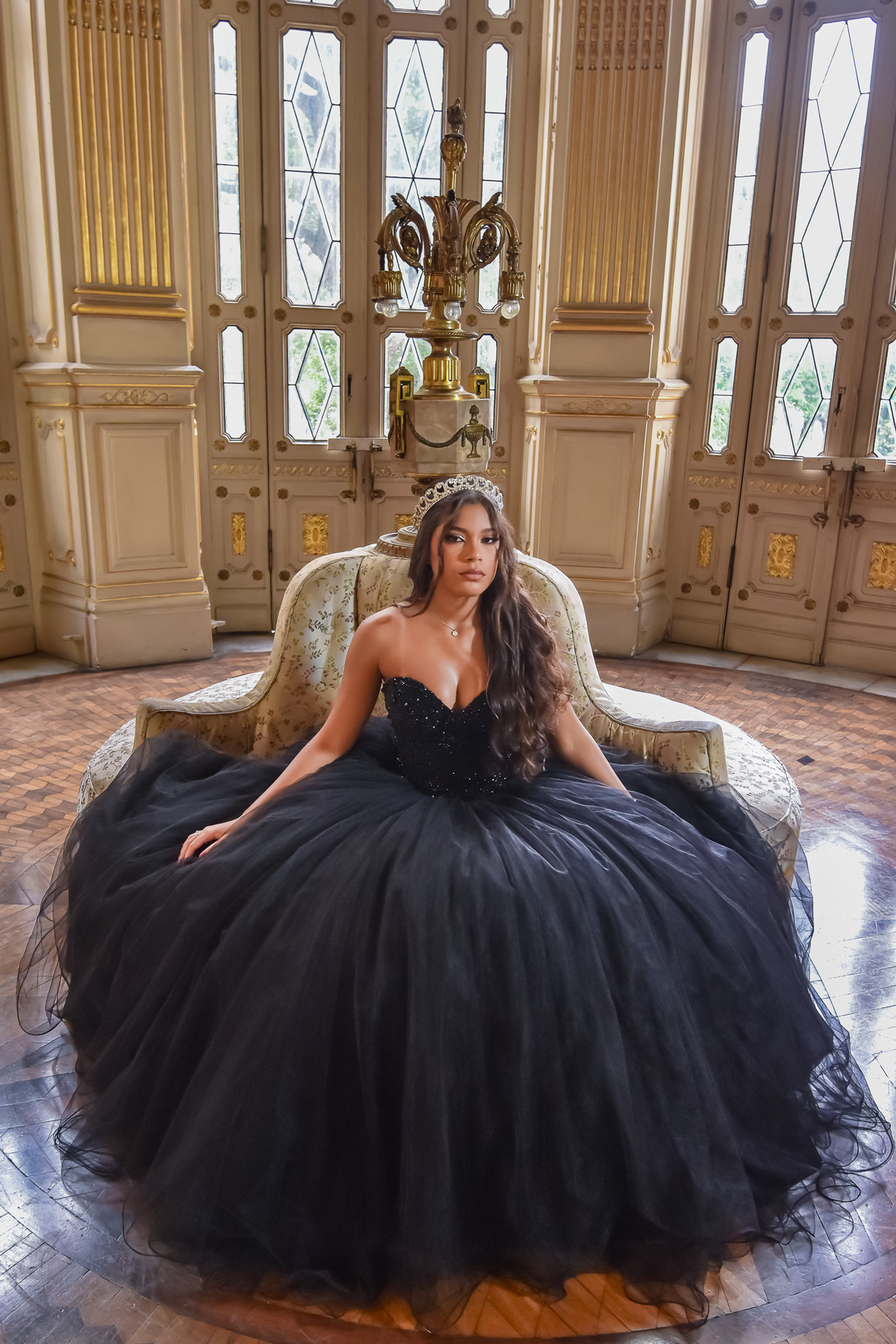 Ensaio da debutante Olívia

Local: Theatro Municipal - Rio de janeiro

Fotógrafo Wallace Nunes - Rio de Janeiro Zona Oeste

Guaratiba