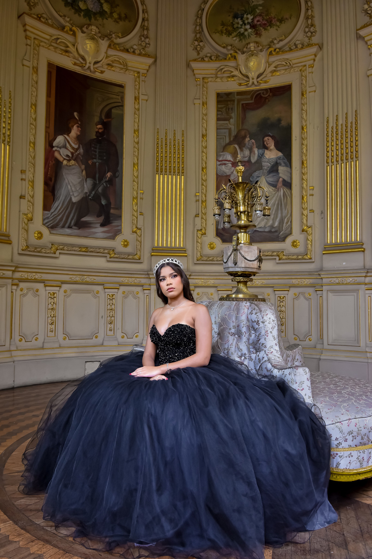 Ensaio da debutante Olívia

Local: Theatro Municipal - Rio de janeiro

Fotógrafo Wallace Nunes - Rio de Janeiro Zona Oeste

Guaratiba