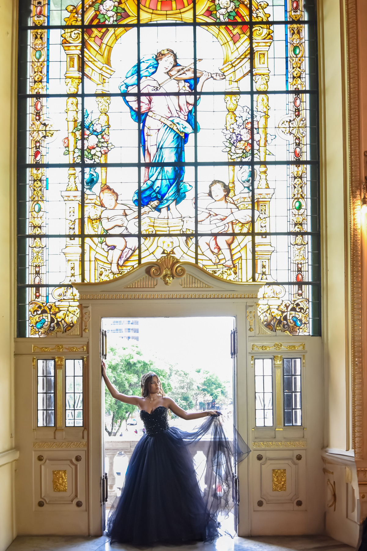 Ensaio da debutante Olívia

Local: Theatro Municipal - Rio de janeiro

Fotógrafo Wallace Nunes - Rio de Janeiro Zona Oeste

Guaratiba